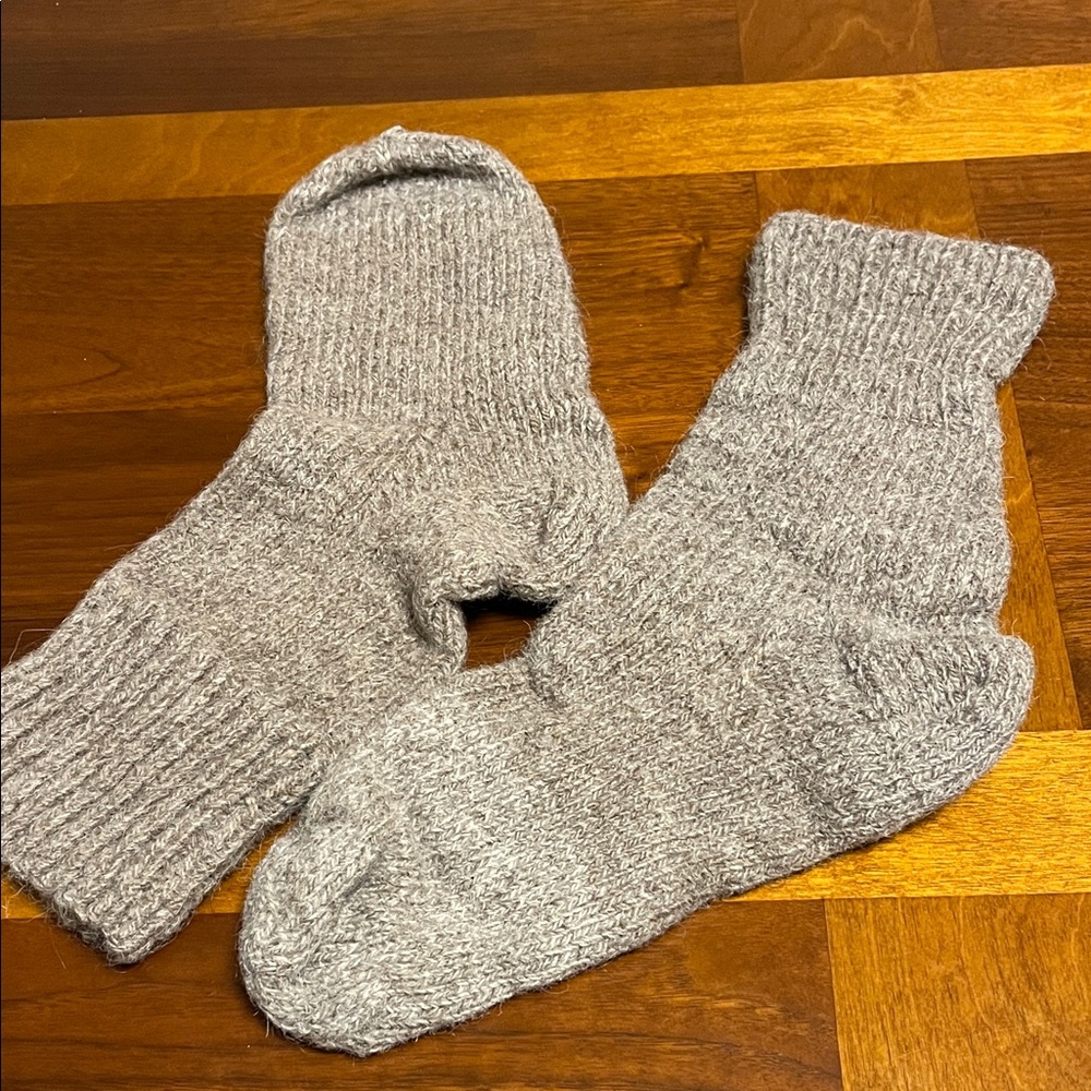 Cozy Gray Wool Socks, hand knitted in Norway, organic grey sheep wool, man large